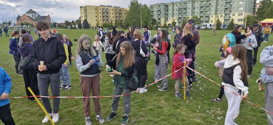 Radosna niedziela! Spotkanie z dinozaurem i Dzień Kolorów w Chełmie [GALERIA ZDJĘĆ]