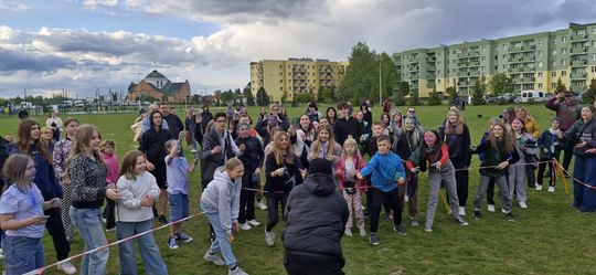 Radosna niedziela! Spotkanie z dinozaurem i Dzień Kolorów w Chełmie [GALERIA ZDJĘĆ]