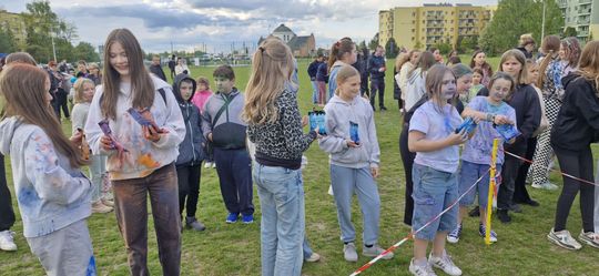 Radosna niedziela! Spotkanie z dinozaurem i Dzień Kolorów w Chełmie [GALERIA ZDJĘĆ]