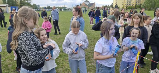 Radosna niedziela! Spotkanie z dinozaurem i Dzień Kolorów w Chełmie [GALERIA ZDJĘĆ]