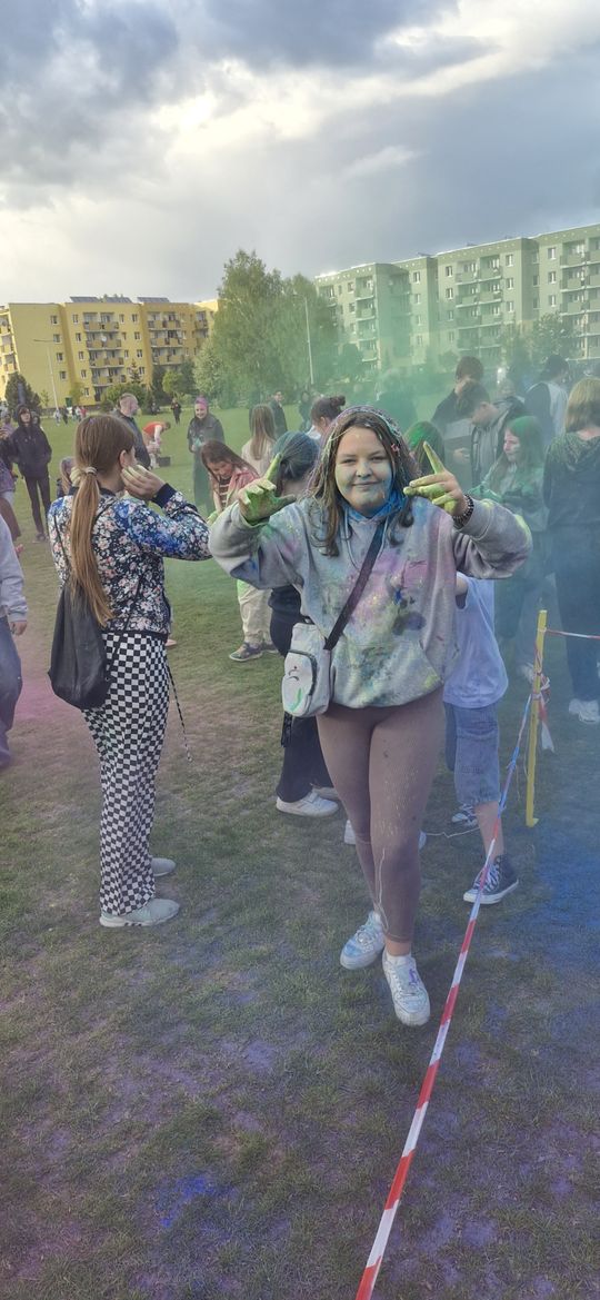 Radosna niedziela! Spotkanie z dinozaurem i Dzień Kolorów w Chełmie [GALERIA ZDJĘĆ]