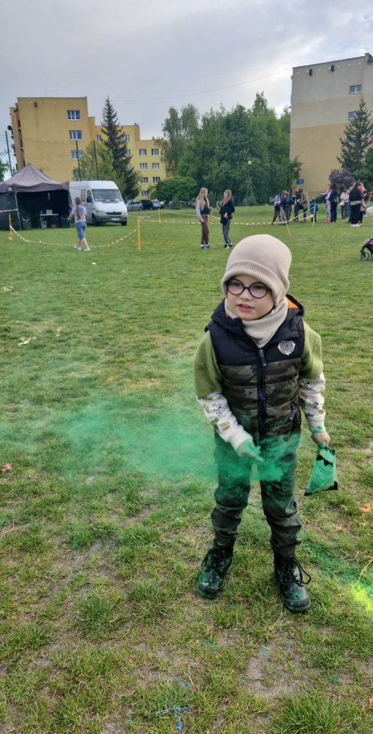 Radosna niedziela! Spotkanie z dinozaurem i Dzień Kolorów w Chełmie [GALERIA ZDJĘĆ]