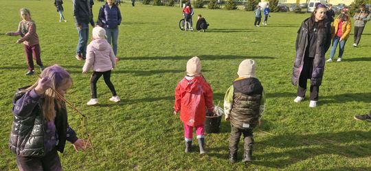 Radosna niedziela! Spotkanie z dinozaurem i Dzień Kolorów w Chełmie [GALERIA ZDJĘĆ]