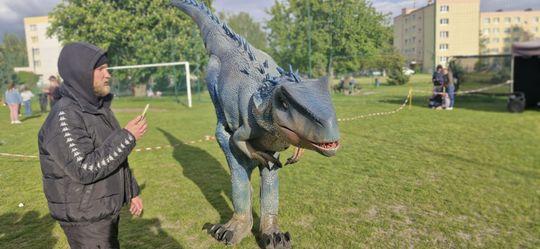 Radosna niedziela! Spotkanie z dinozaurem i Dzień Kolorów w Chełmie [GALERIA ZDJĘĆ]
