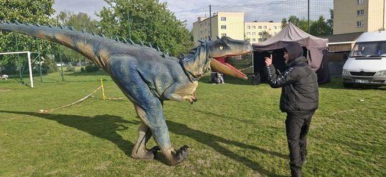 Radosna niedziela! Spotkanie z dinozaurem i Dzień Kolorów w Chełmie [GALERIA ZDJĘĆ]