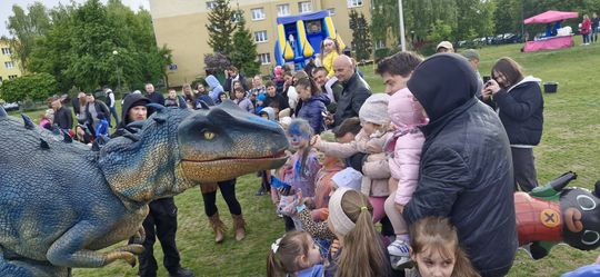 Radosna niedziela! Spotkanie z dinozaurem i Dzień Kolorów w Chełmie [GALERIA ZDJĘĆ]