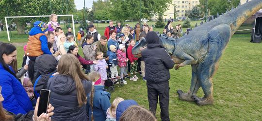 Radosna niedziela! Spotkanie z dinozaurem i Dzień Kolorów w Chełmie [GALERIA ZDJĘĆ]