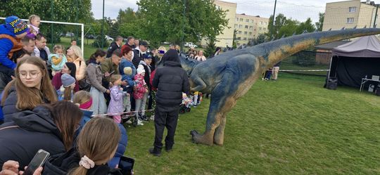 Radosna niedziela! Spotkanie z dinozaurem i Dzień Kolorów w Chełmie [GALERIA ZDJĘĆ]