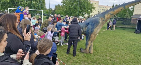 Radosna niedziela! Spotkanie z dinozaurem i Dzień Kolorów w Chełmie [GALERIA ZDJĘĆ]