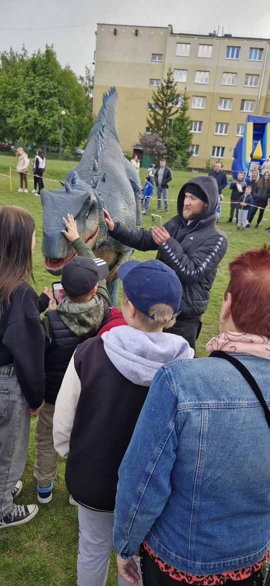 Radosna niedziela! Spotkanie z dinozaurem i Dzień Kolorów w Chełmie [GALERIA ZDJĘĆ]