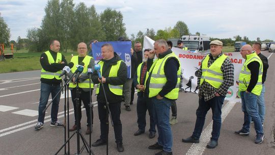 Rozpoczęcie protestu przedstawicieli branży transportowej w Okopach [GALERIA ZDJĘĆ]