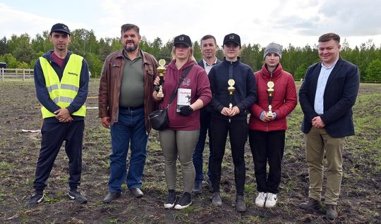 W niedzielę, 11 maja, w miejscowości Kanie-Stacja, w gminie Rejowiec Fabryczny, odbył się się III Konkurs i Pokaz Wszechstronnej Użytkowości Koni. W niedzielę, 11 maja, w miejscowości Kanie-Stacja, w gminie Rejowiec Fabryczny, odbył się się III Konkurs i Pokaz Wszechstronnej Użytkowości Koni.