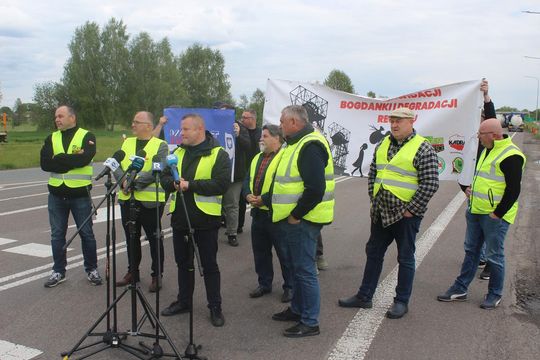 Rozpoczęcie protestu przedstawicieli branży transportowej w Okopach [GALERIA ZDJĘĆ]