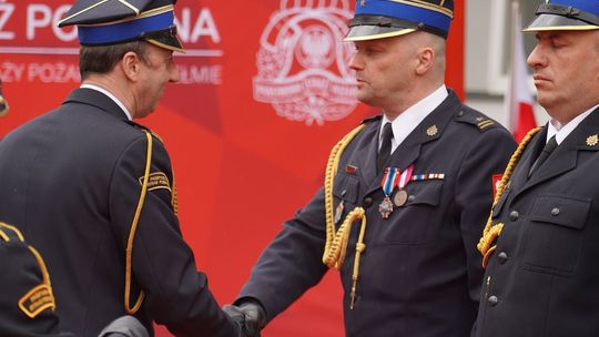 Chełm. Awanse i honory - uroczysta zbiórka chełmskich strażaków [ZDJĘCIA]