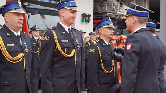 Chełm. Awanse i honory - uroczysta zbiórka chełmskich strażaków [ZDJĘCIA]