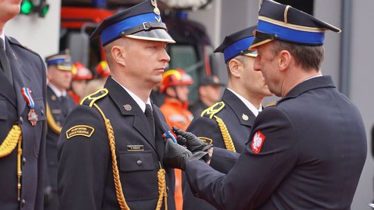 Chełm. Awanse i honory - uroczysta zbiórka chełmskich strażaków [ZDJĘCIA]