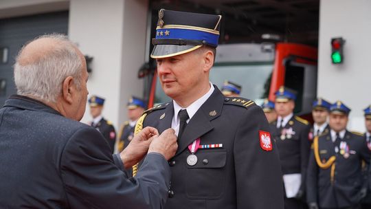 Chełm. Awanse i honory - uroczysta zbiórka chełmskich strażaków [ZDJĘCIA]