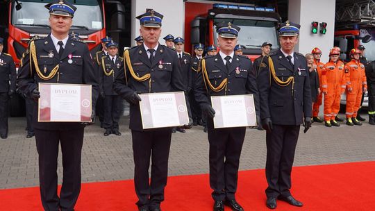 Chełm. Awanse i honory - uroczysta zbiórka chełmskich strażaków [ZDJĘCIA]