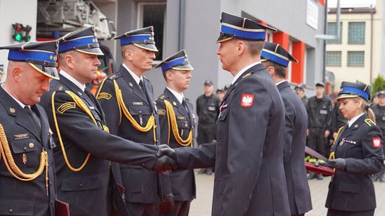 Chełm. Awanse i honory - uroczysta zbiórka chełmskich strażaków [ZDJĘCIA]