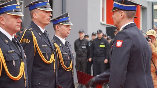 Chełm. Awanse i honory - uroczysta zbiórka chełmskich strażaków [ZDJĘCIA]