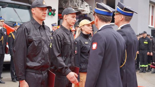 Chełm. Awanse i honory - uroczysta zbiórka chełmskich strażaków [ZDJĘCIA]