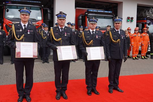 Chełm. Awanse i honory - uroczysta zbiórka chełmskich strażaków [ZDJĘCIA]