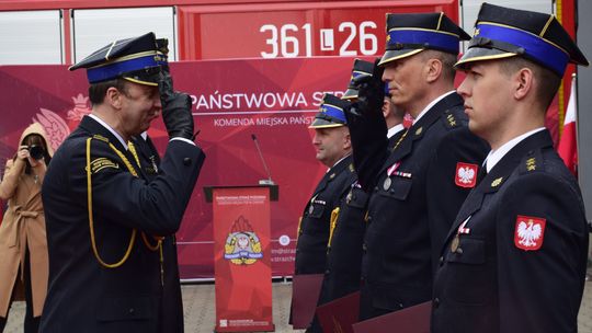 Chełm. Awanse i honory - uroczysta zbiórka chełmskich strażaków [ZDJĘCIA]