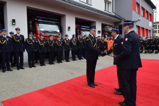 Chełm. Awanse i honory - uroczysta zbiórka chełmskich strażaków [ZDJĘCIA]
