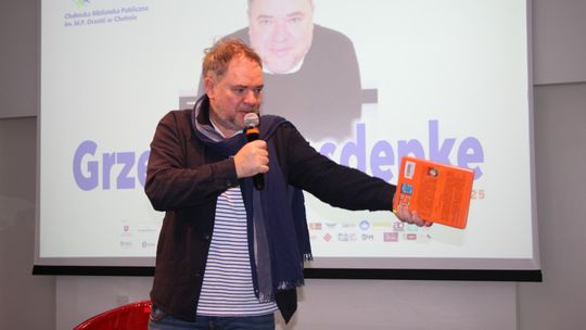 Grzegorz Kasdepke spotkał się z miłośnikami literatury w Chełmskiej Bibliotece Publicznej [GALERIA ZDJĘĆ]