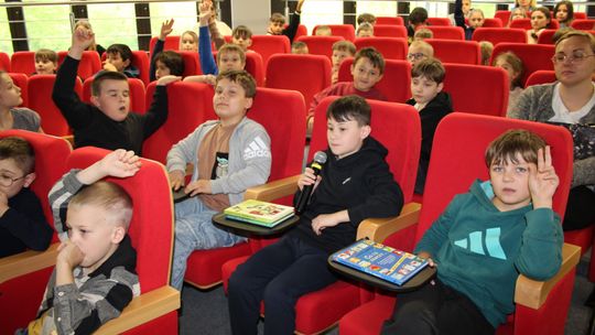 Grzegorz Kasdepke spotkał się z miłośnikami literatury w Chełmskiej Bibliotece Publicznej [GALERIA ZDJĘĆ]