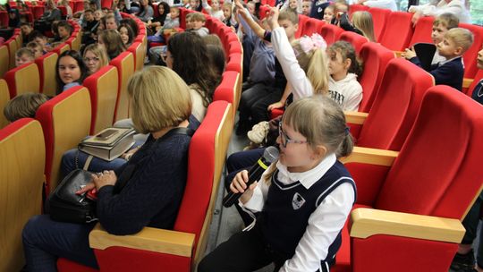 Grzegorz Kasdepke spotkał się z miłośnikami literatury w Chełmskiej Bibliotece Publicznej [GALERIA ZDJĘĆ]