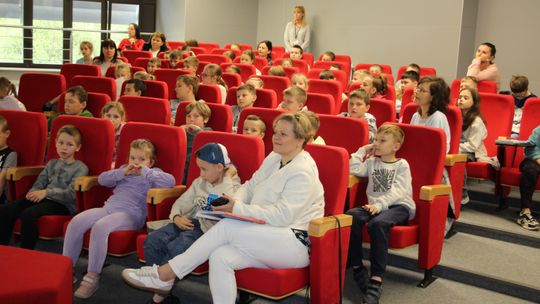 Grzegorz Kasdepke spotkał się z miłośnikami literatury w Chełmskiej Bibliotece Publicznej [GALERIA ZDJĘĆ]