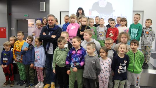 Grzegorz Kasdepke spotkał się z miłośnikami literatury w Chełmskiej Bibliotece Publicznej [GALERIA ZDJĘĆ]