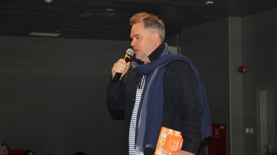 Grzegorz Kasdepke spotkał się z miłośnikami literatury w Chełmskiej Bibliotece Publicznej [GALERIA ZDJĘĆ]