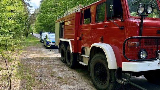 Samochód roztrzaskany. Kierowca trafił do szpitala [ZDJĘCIA]