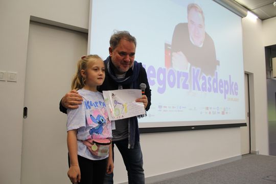 Grzegorz Kasdepke spotkał się z miłośnikami literatury w Chełmskiej Bibliotece Publicznej [GALERIA ZDJĘĆ]