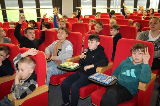 Grzegorz Kasdepke spotkał się z miłośnikami literatury w Chełmskiej Bibliotece Publicznej [GALERIA ZDJĘĆ]