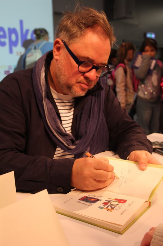 Grzegorz Kasdepke spotkał się z miłośnikami literatury w Chełmskiej Bibliotece Publicznej [GALERIA ZDJĘĆ]