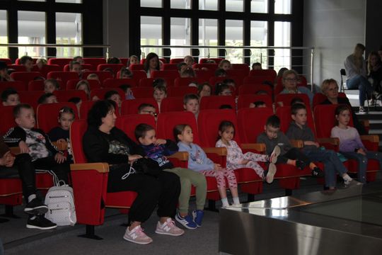 Grzegorz Kasdepke spotkał się z miłośnikami literatury w Chełmskiej Bibliotece Publicznej [GALERIA ZDJĘĆ]