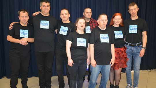 Chełm. Premiera spektaklu ,,Spełnić marzenie" w wykonaniu grupy teatralnej INVICTUS [GALERIA ZDJĘĆ]