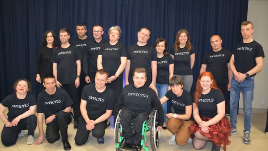 Chełm. Premiera spektaklu ,,Spełnić marzenie" w wykonaniu grupy teatralnej INVICTUS [GALERIA ZDJĘĆ]