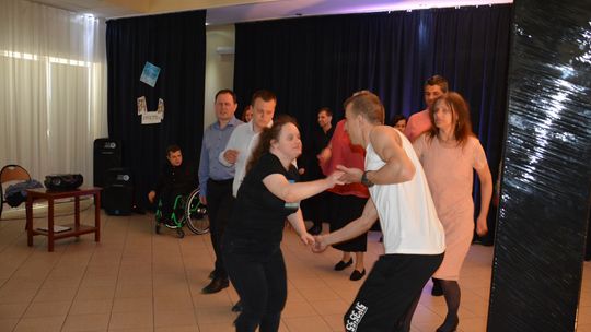 Chełm. Premiera spektaklu ,,Spełnić marzenie" w wykonaniu grupy teatralnej INVICTUS [GALERIA ZDJĘĆ]