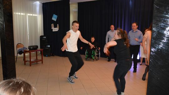 Chełm. Premiera spektaklu ,,Spełnić marzenie" w wykonaniu grupy teatralnej INVICTUS [GALERIA ZDJĘĆ]