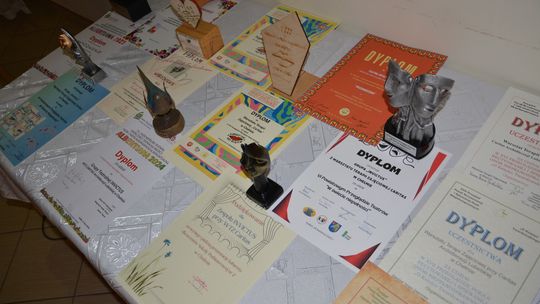 Chełm. Premiera spektaklu ,,Spełnić marzenie" w wykonaniu grupy teatralnej INVICTUS [GALERIA ZDJĘĆ]