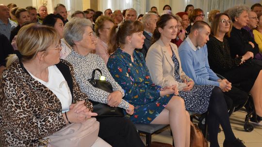 Chełm. Premiera spektaklu ,,Spełnić marzenie" w wykonaniu grupy teatralnej INVICTUS [GALERIA ZDJĘĆ]