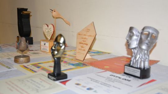 Chełm. Premiera spektaklu ,,Spełnić marzenie" w wykonaniu grupy teatralnej INVICTUS [GALERIA ZDJĘĆ]