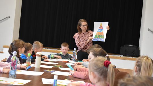 Uczniowie ze Szkoły Podstawowej w Żółkiewce odwiedzili bibliotekę [GALERIA ZDJĘĆ]