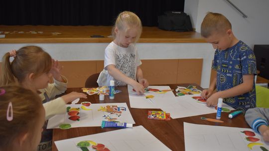 Uczniowie ze Szkoły Podstawowej w Żółkiewce odwiedzili bibliotekę [GALERIA ZDJĘĆ]