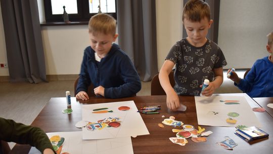 Uczniowie ze Szkoły Podstawowej w Żółkiewce odwiedzili bibliotekę [GALERIA ZDJĘĆ]