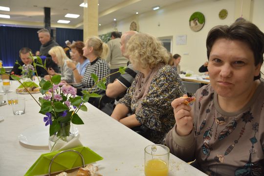 Chełm. Premiera spektaklu ,,Spełnić marzenie" w wykonaniu grupy teatralnej INVICTUS [GALERIA ZDJĘĆ]